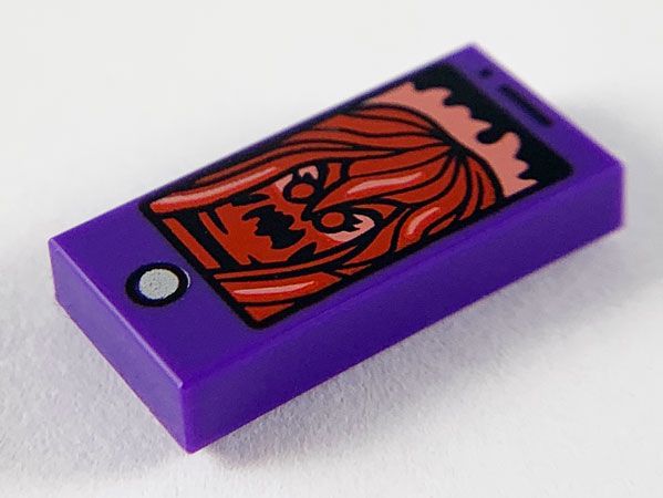 Placa Lisa 1x2 com desenho de celular e tela com fantasma dark purple