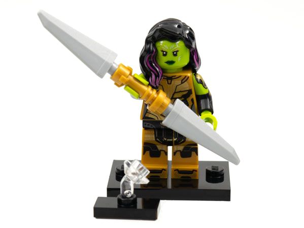 Minifigura Série Os Vingadores - Gamora com a lâmina de Thanos