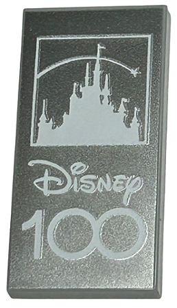 Placa Lisa 2x4 com escrita : "Disney 100" e silhueta do castelo da disney Cinza Clara