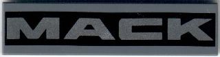 Placa Lisa 1x4 com Inscrição "MACK"