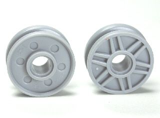 Roda 18mm D. x 8mm com Parafusos Falsos e Raios Profundos com Anel Interno - Cinza Claro