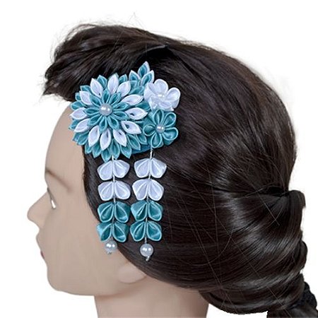Enfeite de flor Kanzashi para cabelo. Modelo Mini Dália.
