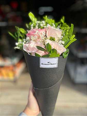 Cone Black 4 rosas Cor de Rosa
