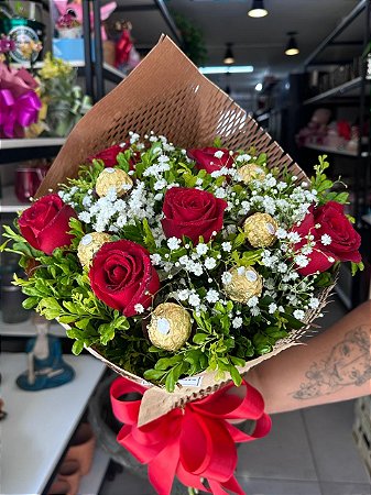 Buque 6 Rosas e 6 Ferrero