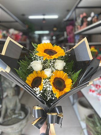 Ramalhete Black Rosas Brancas e Girassol