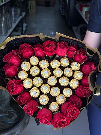 Buquê Coração Rosas e Ferrero Rocher