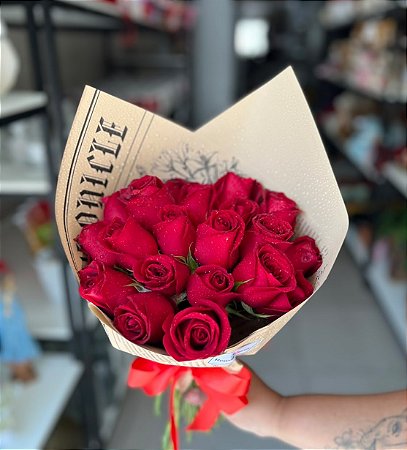 Buquê Paixão Intensa – 20 Rosas Vermelhas