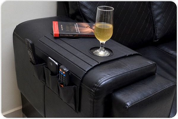 BANDEJA ESTEIRA BRAÇO DE SOFÁ C/ PORTA COPOS E CONTROLE