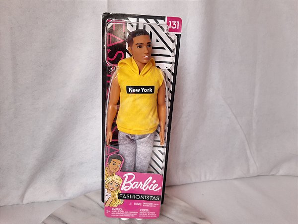 Boneco Ken fashionistas 131 New York 30 cm na caixa lacrada Taffy Shop Brecho de brinquedos