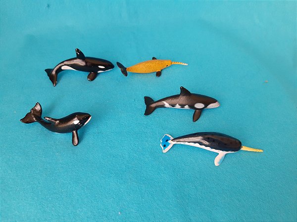 Miniatura de vinil  5 baleias variadas, marca Safari e SeaWorld, entre 6,5 e 8 cm de comprimento, usadas