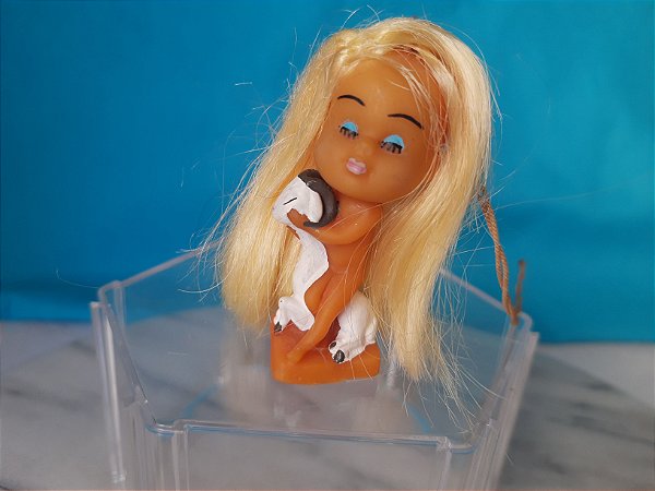 Antiga mini boneca de borracha peladinha de signo Áries  7 cm