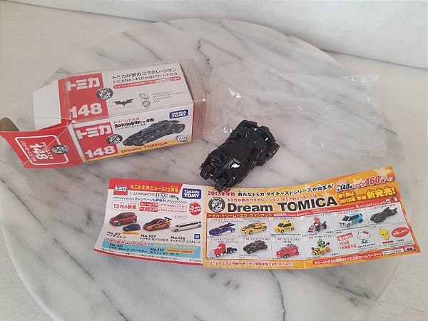 Miniatura Batmobile Dream Takara Tomy Tomica 148 1/64