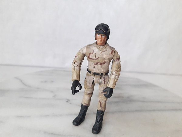 Boneco articulado militar piloto de uniforme camuflado marca Starz  10 cm - usado