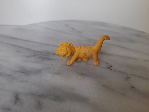 Anos 80, miniatura plástica dente de sabre amarelo 5, 5 cm dos Flintstones, promoção Chamburcy
