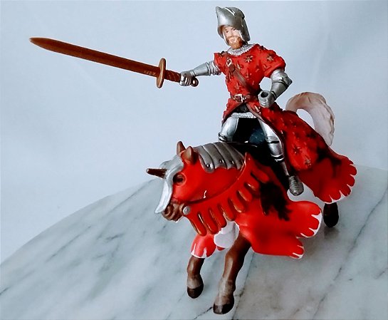 Cavalo e cavaleiro medieval vinil Papo 2006 e 2005 usados, espada improvisada