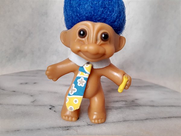 Boneco de vinil  estático Troll, duende mágico, cabelos azuis e gravata, usado 7cm+8cm de cabelo de altura - Russ R$50,00