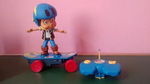 Pirata Jake Disney no skateboard com controle remoto - não.funciona - , usado