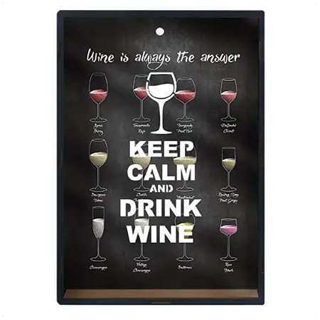 Quadro Porta Rolhas Em Madeira MDF Tipo de Vinho 22x28,5x5cm