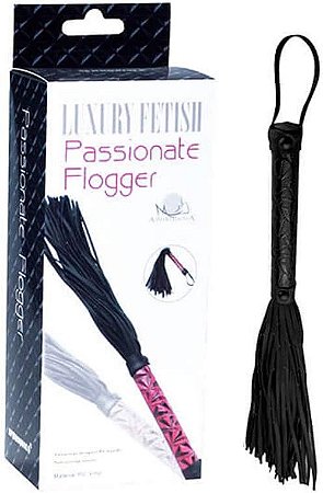 Chicote com franjas e cabo em vinyl Passionate Flogger Vermelho