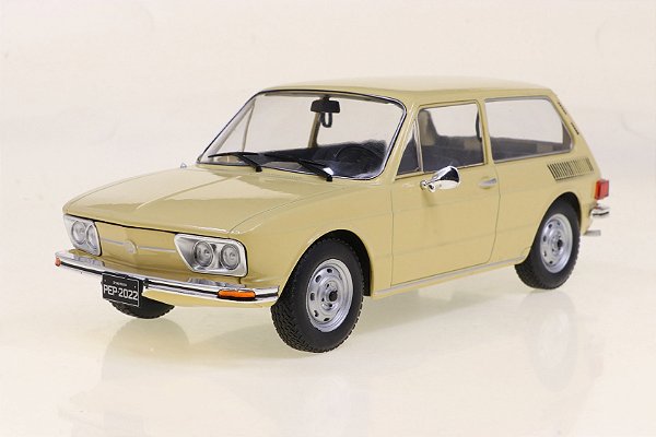 1/24 1976 VOLKSWAGEN BRASILIA BEGE SERIE CALIFORNIA CLASSICS (CAL24208)