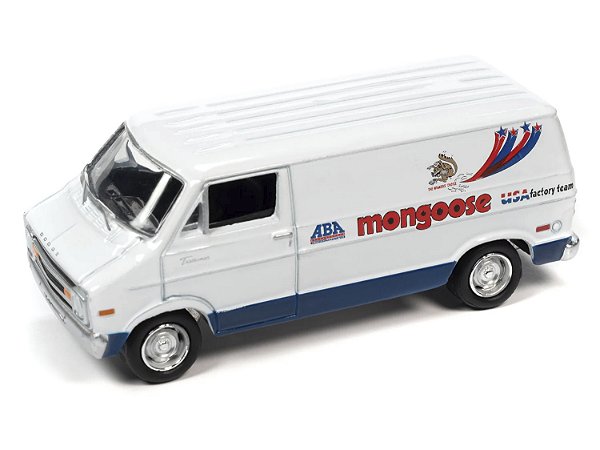 1/64 JOHNNY LIGHTNING 1977 DODGE VAN WHITE