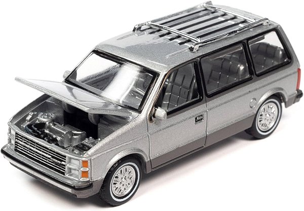 1/64 AUTO WORLD 1985 PLYMOUTH VOYAGE SILVER
