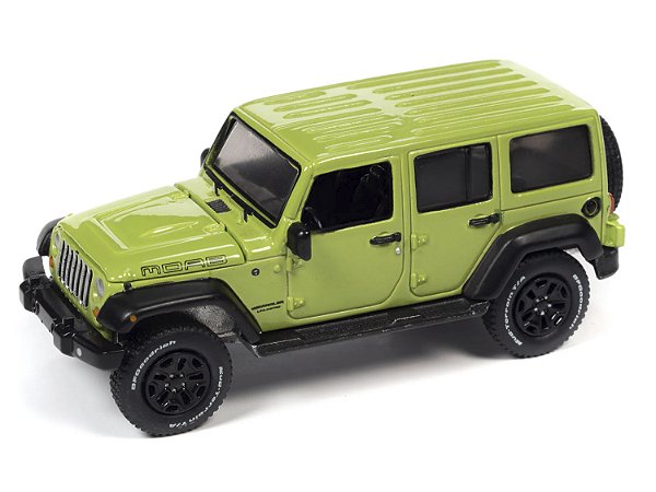 1/64 AUTO WORLD 2013 JEEP WRANGLER MOAB GREEN