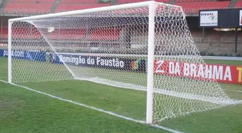 Campo de Futebol Oficial: Tamanho e Medidas