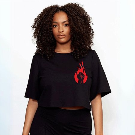 T-SHIRT CROOPED PRETA FOGO NOS RACISTAS