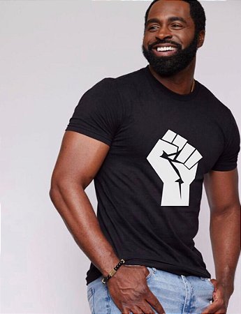 T-SHIRT PRETA PUNHO CERRADO