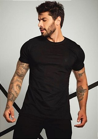 CAMISETA BÁSICA PREMIUM PRETA