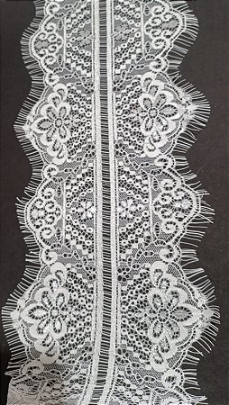 RENDA CHANTILLY 13 CM C 15METROS