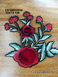 APLIQUE PARA ROUPAS DE FLOR TERMOCOLANTE 19 X 18 CM Pacote Com 10 un.