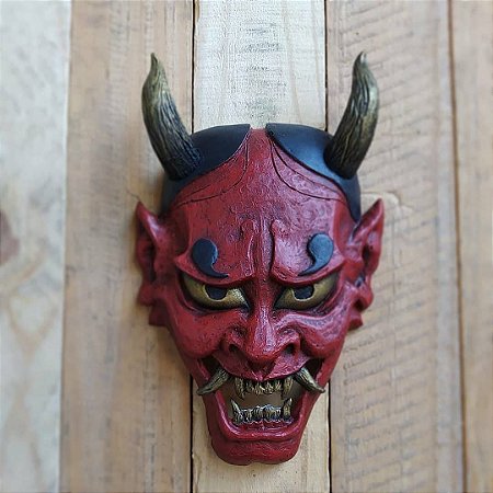 Máscaras Hannya para decoração