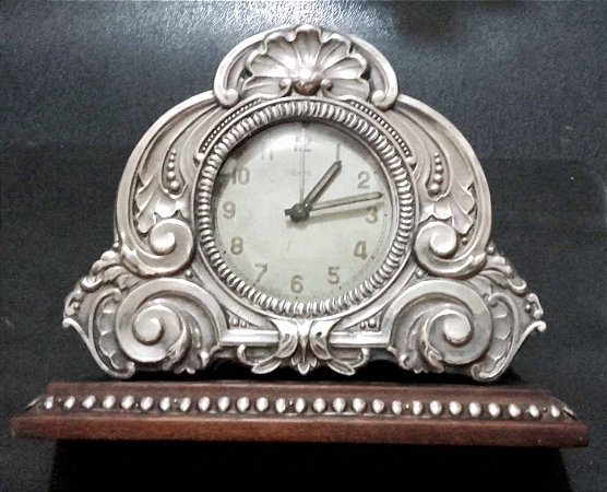 Relógio de mesa antigo.Jacaranda e prata