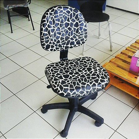 Cadeira Executiva Giratória - Preto/Branco