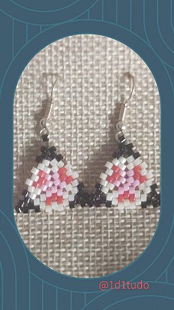 Brinco triangulo preto