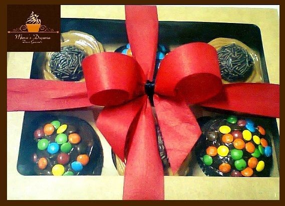 Caixa com 6 Cupcakes.
