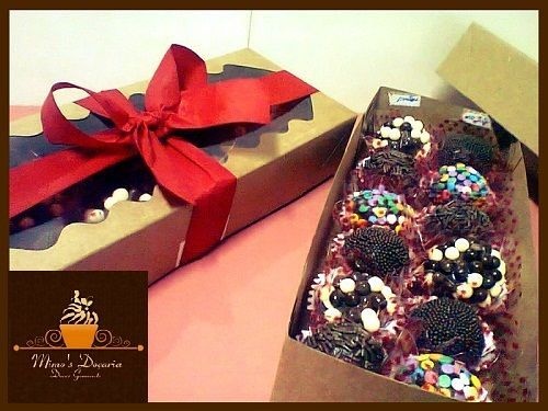 Caixa com 12 Brigadeiros.