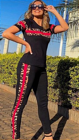 Conjunto de calça e blusa manga curta  em malha crepe animal print