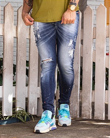 Calça Jeans Média Rasgada Pingos de Tinta Branco e Vermelho Masculina Super Skinny - REF A16