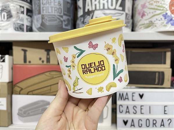 Tupper Redondinha Queijo Ralado Floral 500 ml