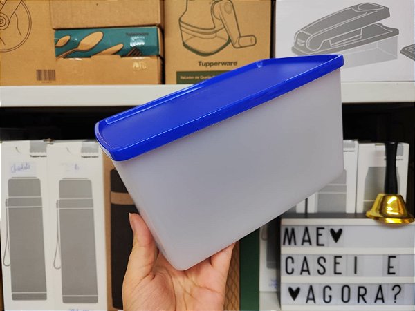 Espaçosa 3 Litros Levemente Translúcido e Tampa Azul