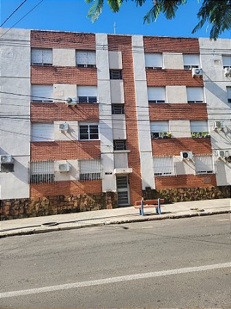 AMPLO APARTAMENTO CENTRAL