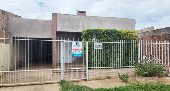 CASA DOIS DORMITÓRIOS TERRENO 10 X 20
