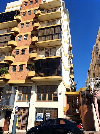 AMPLO APARTAMENTO CENTRAL COM BOX