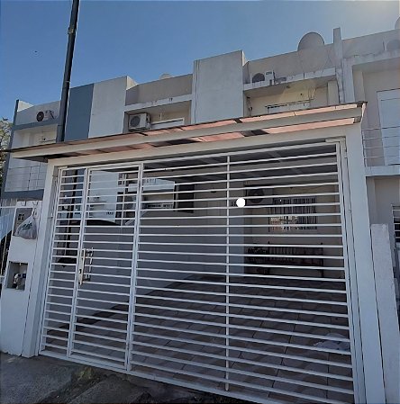 CASA GEMINADA DOIS PISOS COM GARAGEM