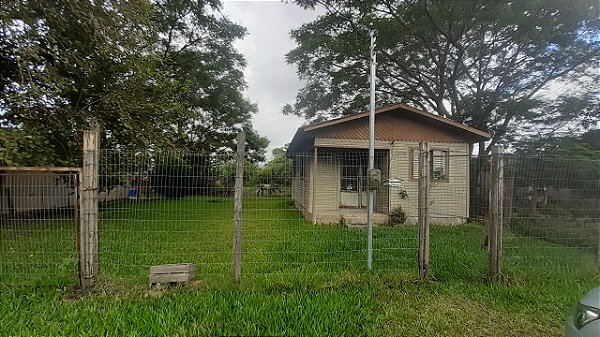 AMPLO TERRENO MEDINDO 15,20 X 66 BEM LOCALIZADO NO BAIRRO