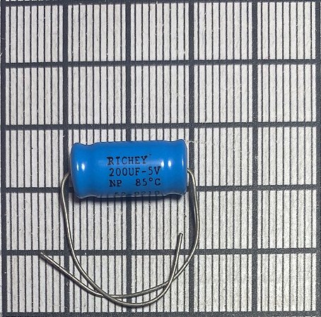 CAPACITOR EL 200VF / 5V - 21S64