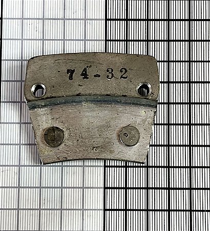 SUPORTE PASTILHA FREIO - 07403-200     ( 74-32 )